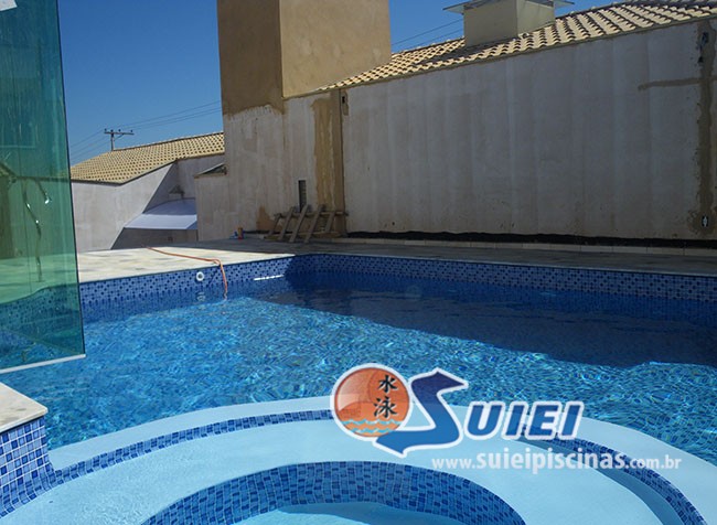Suiei Piscinas